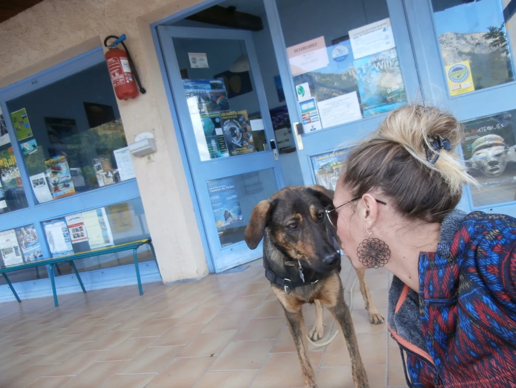 Vanessa fais un bisous à Sia